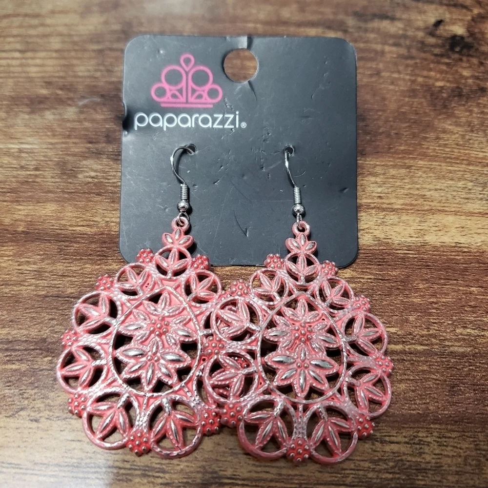 New paparazzi silver tone and pink flower earrings